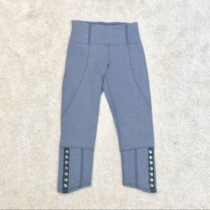 RARE Lululemon “Snap me Up” Crops in Charcoal Grey